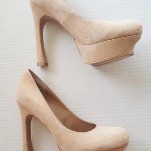 KELSI DAGGER Suede Platform Pumps Sz 10 Beige 6"